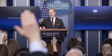 Λευκός Οίκος: Ο Τράμπ αγνοούσε ότι ο Φλιν ήταν λομπίστας της Τουρκίας