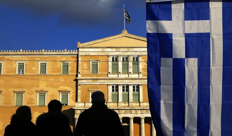 Εκλογές και Grexit βλέπει ο Economist