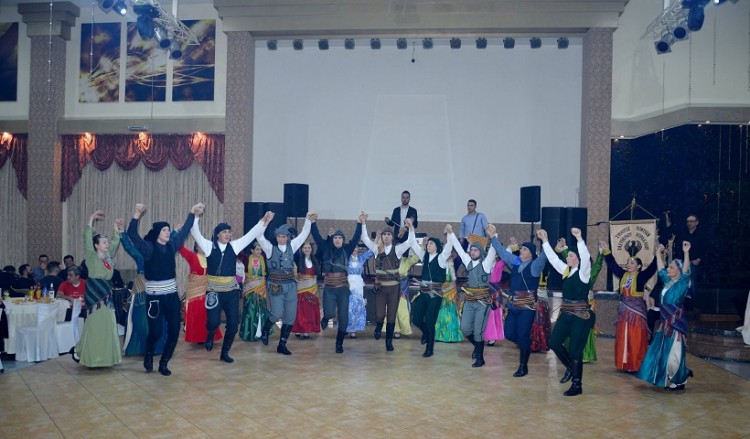 Εκρηκτικό γλέντι στον ετήσιο χορό των Ποντίων Ελευθερίου-Κορδελιού (φωτο, βίντεο)