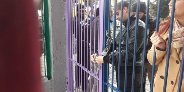 Ένταση σε σχολείο του Ωραιοκάστρου για τα προσφυγόπουλα (φωτο, βίντεο)