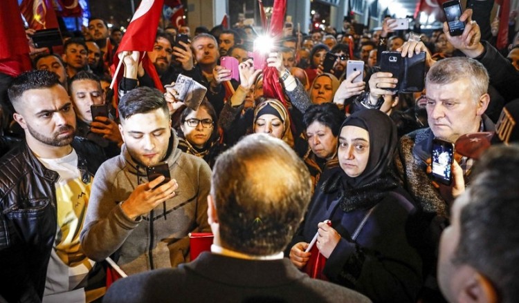 Νύχτα τρόμου στις διπλωματικές σχέσεις Ολλανδίας-Τουρκίας