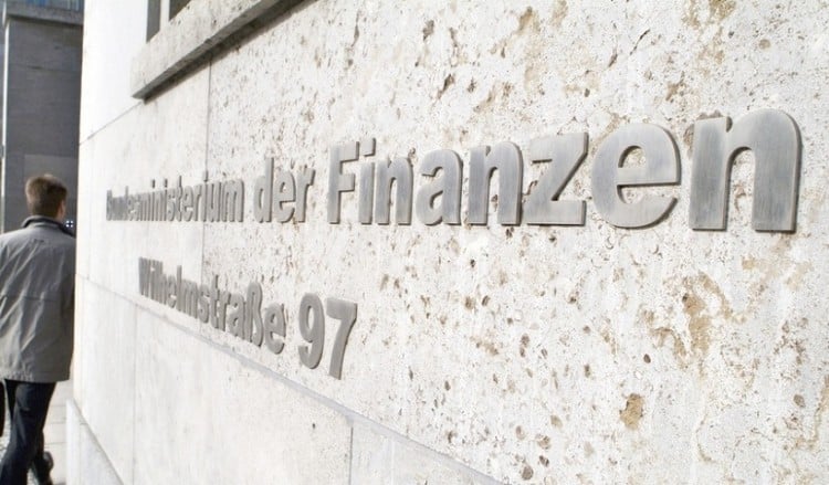 Στο Βερολίνο ο Τσακαλώτος για το ελληνικό χρέος