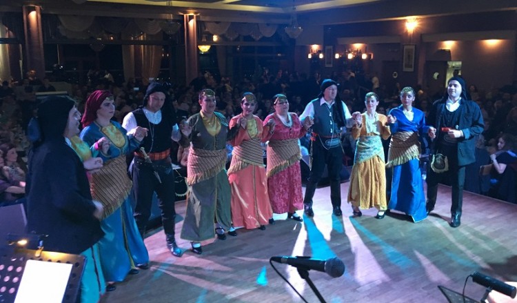 Με τη Μελίνα Ασλανίδου γλέντησαν στον ετήσιο χορό του «Ξενιτέα» Κω (φωτο, βίντεο)