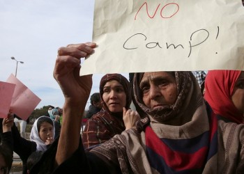 Κομισιόν προς κράτη-μέλη: Δεχθείτε μετεγκαταστάσεις, επιταχύνετε απελάσεις