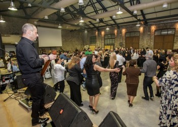 Ο ετήσιος χορός του «Μιθριδάτη» Λαυρίου μέσα από 10+1 φωτογραφίες