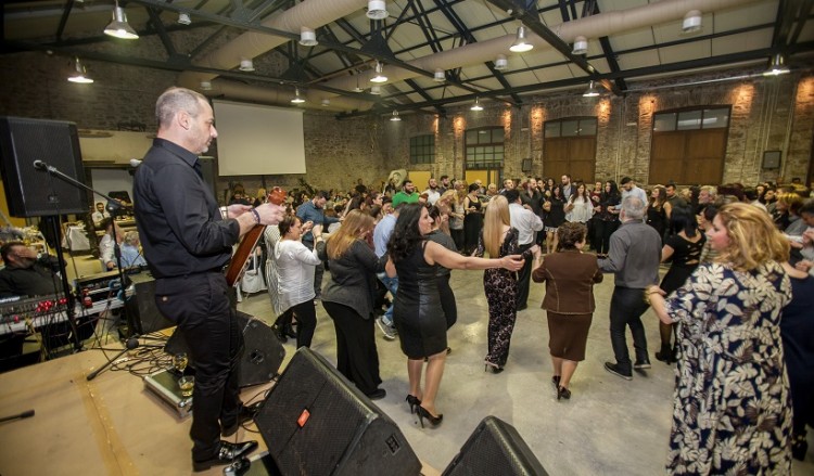 Ο ετήσιος χορός του «Μιθριδάτη» Λαυρίου μέσα από 10+1 φωτογραφίες