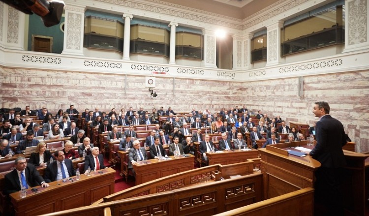 Μητσοτάκης: Δεν θα γίνουμε δεκανίκι κανενός