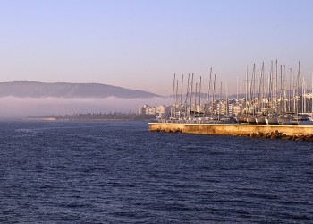 Καιρός: Κρύο και νεφώσεις με τοπικές βροχές την Πέμπτη
