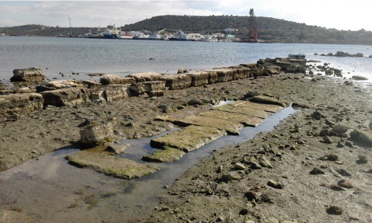 Στο φως σημαντικά αρχαιολογικά ευρήματα στον όρμο Αμπελακίου (φωτο)