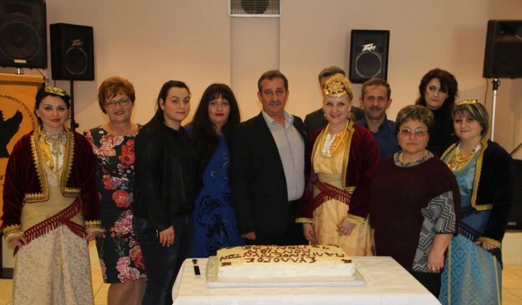 Έκοψαν τη βασιλόπιτά τους οι παλιννοστούντες Πόντιοι της Λάρισας (φωτο)