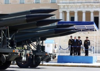 Επιβλητική η στρατιωτική παρέλαση για την επέτειο της 25ης Μαρτίου (φωτο)
