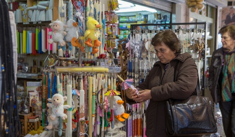 Πότε ξεκινά το εορταστικό ωράριο για το Πάσχα