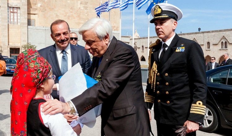 Τουρκική πρόκληση στη Ρόδο την ώρα της επίσκεψης Παυλόπουλου