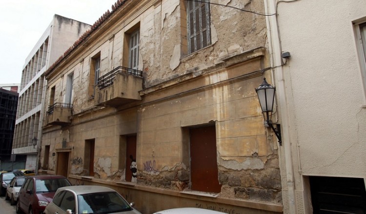 Ρημάζει το σπίτι του Παλαμά στην Πλάκα