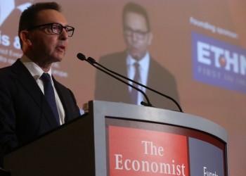 Σύνταξη πάνω από τα 67 πρότεινε ο Στουρνάρας