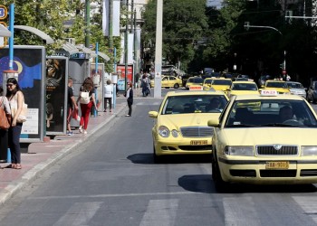 Συμπεριλαμβάνει τα ταξί η μείωση ΦΠΑ στις μεταφορές