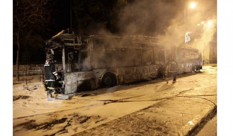 Πόσο πληρώνουμε τους βανδαλισμούς στα μέσα μεταφοράς