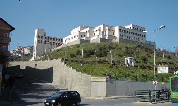 Επιστρέφουν οι οικογένειες των Αμερικανών διπλωματών στην Πόλη