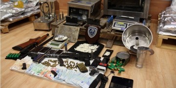 Πώς εξαρθρώθηκε κύκλωμα που παρασκεύαζε «χάπια των τζιχαντιστών» στην Ελλάδα