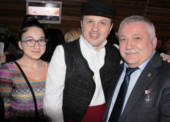 Γιουρτσίχιν: Ανήκουμε σε μια μικρή αλλά μεγάλη Ελλάδα, μια υπέροχη χώρα!