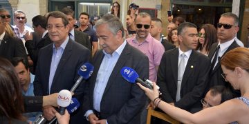 Ηνωμένα Έθνη: Ανοιχτή και ειλικρινής ανταλλαγή απόψεων στο δείπνο Αναστασιάδη-Ακιντζί