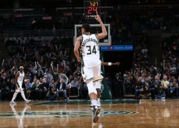 O Γιάννης Αντετοκούνμπο έγραψε ιστορία στο NBA με triple double