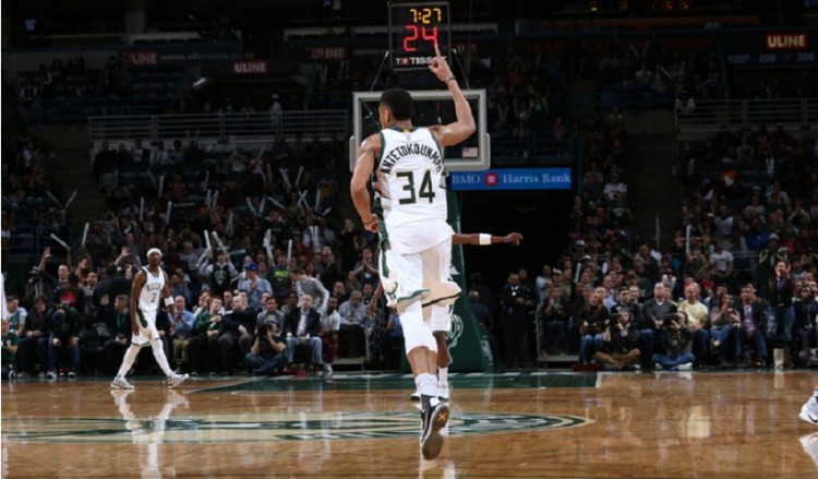 O Γιάννης Αντετοκούνμπο έγραψε ιστορία στο NBA με triple double