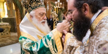 Συγκλονιστικό: Μαθητής που επέζησε από το δυστύχημα των Τεμπών έγινε αρχιμανδρίτης