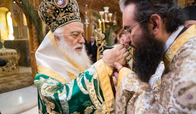 Συγκλονιστικό: Μαθητής που επέζησε από το δυστύχημα των Τεμπών έγινε αρχιμανδρίτης