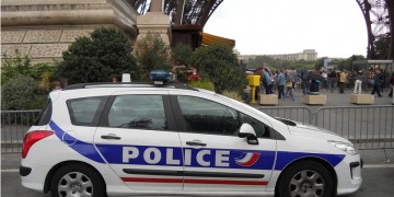 Σύλληψη άνδρα στο Παρίσι – Απείλησε αστυνομικό με μαχαίρι