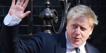 Brexit: Το Λονδίνο παροτρύνει τις επιχειρήσεις να προετοιμάζονται για αποχώρηση από την ΕΕ χωρίς συμφωνία