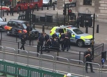 Επεισόδιο με ένοπλο άνδρα στο κέντρο του Λονδίνου