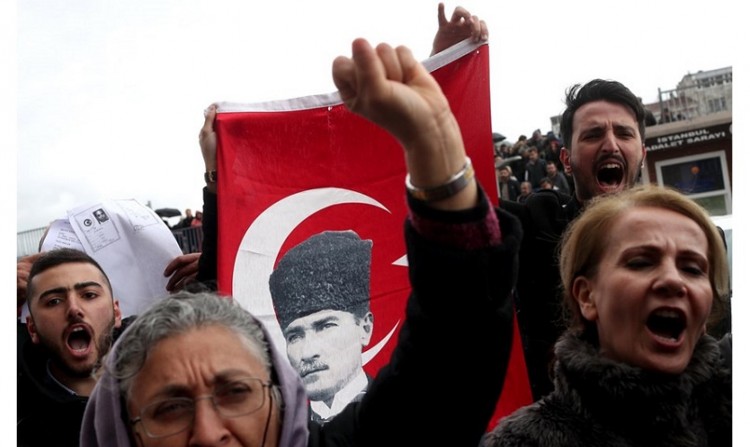 Ο Σάββας Καλεντερίδης μιλά για την Τουρκία μετά το δημοψήφισμα (ηχητικό)