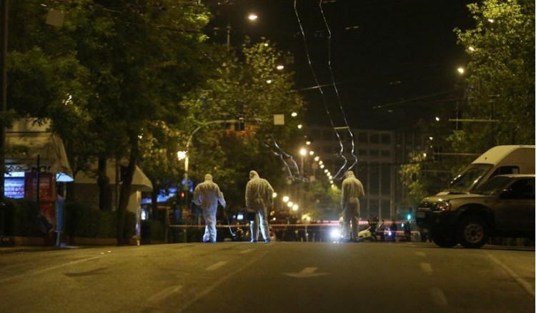 В центре Афин в банке взорвалась бомба