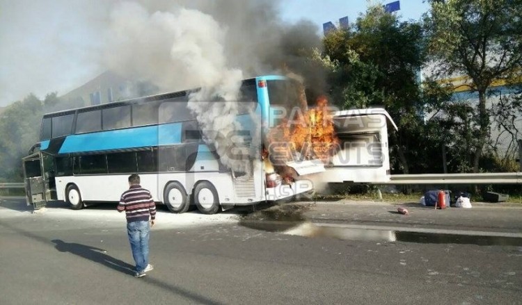 Πάτρα: Παρ’ ολίγο τραγωδία από φωτιά σε λεωφορείο που μετέφερε μαθητές (βίντεο)