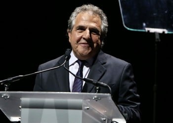 Ο Ελληνοαμερικανός Τζιμ Γιαννόπουλος στο τιμόνι της Paramount Pictures