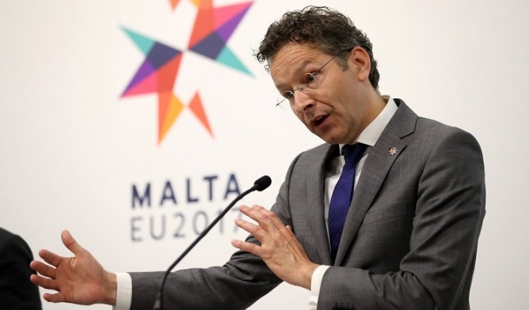 Συμφωνία για περικοπές 1+1% από συντάξεις και αφορολόγητο