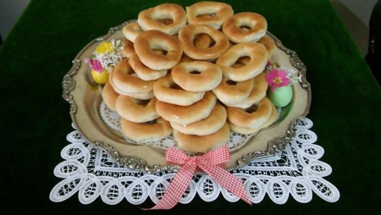 «Ζυμώνονται» με την ποντιακή παράδοση τα παιδιά της Ευξείνου Λέσχης Χαρίεσσας