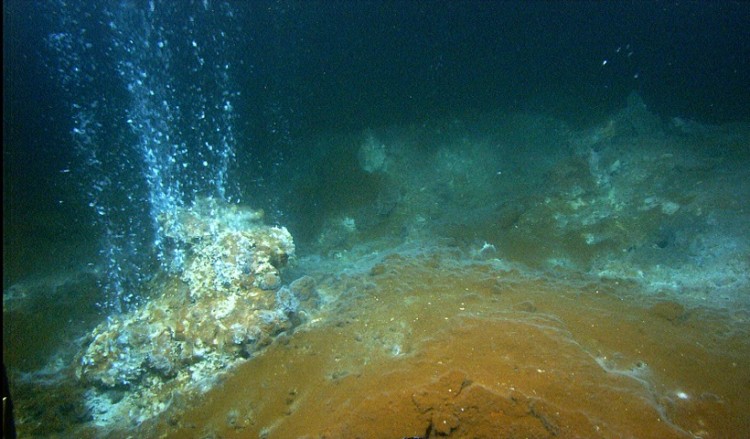 Στη Σαντορίνη το υποθαλάσσιο ηφαίστειο Κολούμπο αναπνέει! (φωτο)