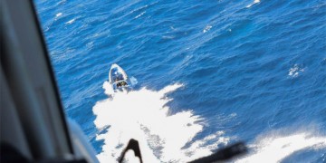 Κινηματογραφική καταδίωξη ταχύπλοου που μετέφερε ναρκωτικά, από ελικόπτερο του Λιμενικού (βίντεο)