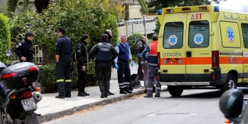 Κρυμμένος στη ντουλάπα για 14 ώρες ο ληστής στο Παλαιό Φάληρο