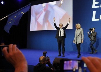 Συσπείρωση υπέρ Μακρόν ενόψει του β΄ γύρου των προεδρικών εκλογών στη Γαλλία