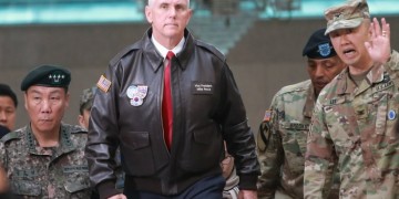 Στην ουδέτερη ζώνη της κορεατικής χερσονήσου ο αντιπρόεδρος των ΗΠΑ (βίντεο)