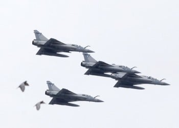 Έξι τουρκικά μαχητικά πέταξαν πάνω από την Κίναρο