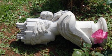 Νέος βανδαλισμός προτομής έξω από το Πνευματικό Κέντρο του Δήμου Αθηναίων