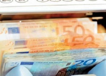 Η έλλειψη ρευστότητας πνίγει την αγορά