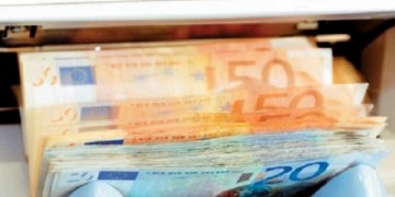 Η έλλειψη ρευστότητας πνίγει την αγορά