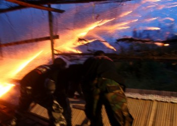 Με ρουκέτες η Ανάσταση στο Βροντάδο της Χίου (βίντεο)