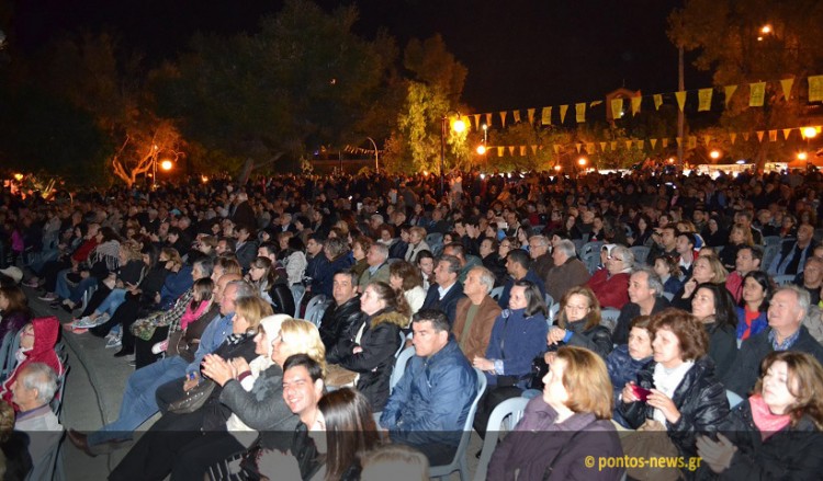 Χαψία, κρασί και ποντιακό γλέντι στα Σούρμενα Αττικής για το ταφικό έθιμο (φωτο, βίντεο)