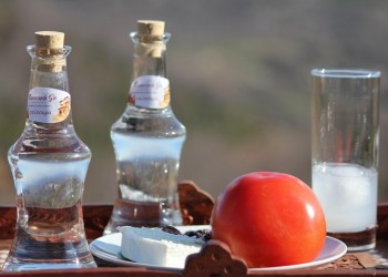 Κίνδυνοι για το τσίπουρο στο νέο κανονισμό ποτών της ΕΕ
